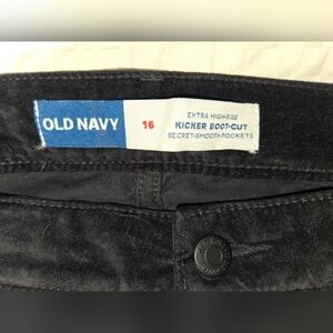 Women's, Old Navy Charcoal Kicker Boot-Cut Jeans. Black Velvet. Size 16.